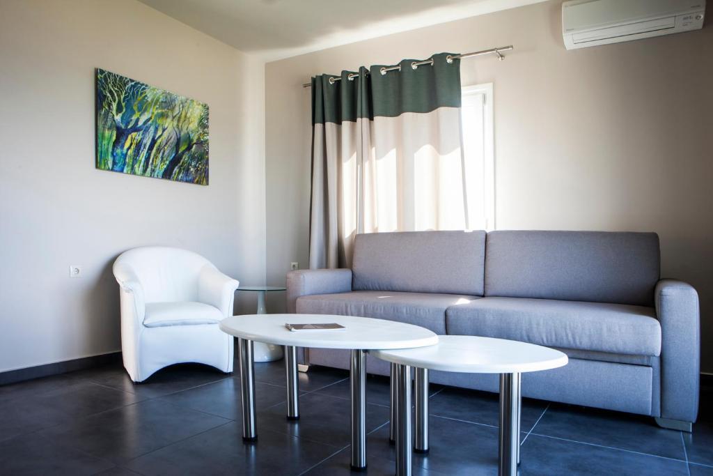 Aparthotel Dionysos Village