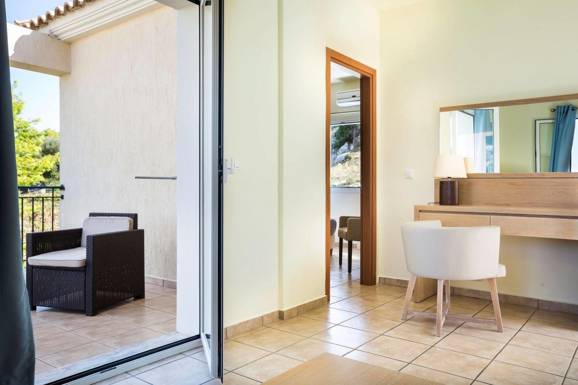 Aparthotel Dionysos Village Lassi (Kefalonia)